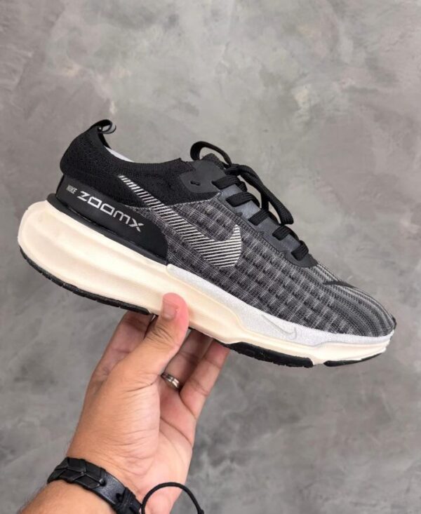 NIKE ZOOM X INVINCIBLE RUN 3 PRETO