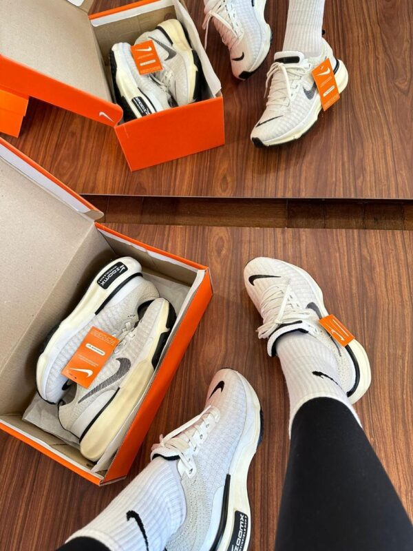NIKE ZOOM X INVINCIBLE RUN 3 BRANCO - Imagem 2