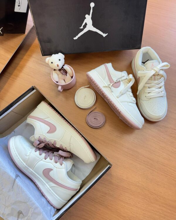 Air Jordan 1 Low Branco/Rose - Imagem 3