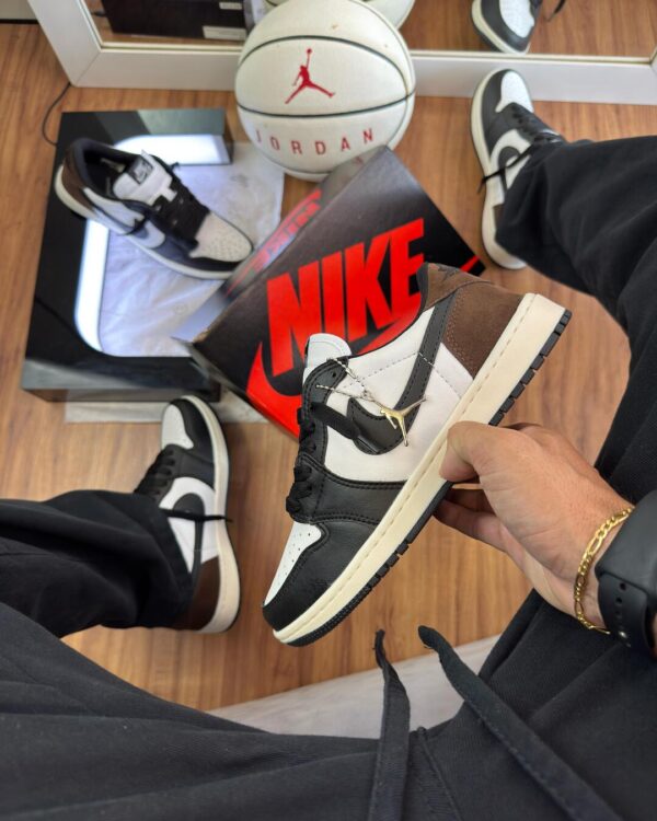 Air Jordan 1 Low