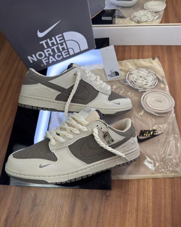 Dunk Low X The Nort Face Unissex Off White/Bege - Exclusividade - Imagem 2