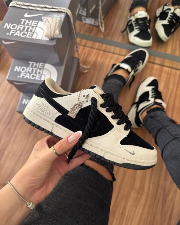 Tênis Nike Dunk Low X The Nort Face Unissex [Off White/Preto] - Exclusividade