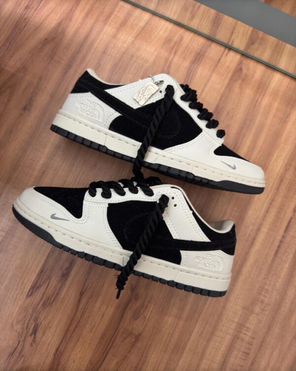 Tênis Nike Dunk Low X The Nort Face Unissex [Off White/Preto] - Exclusividade - Imagem 3