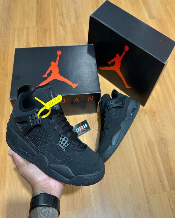 Air Jordan 4 PRETO