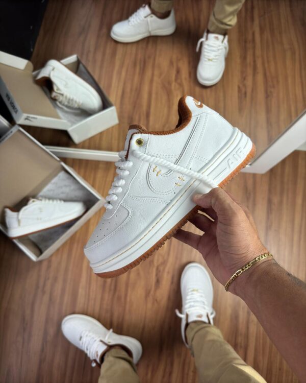 AIR FORCE WHITE GUM