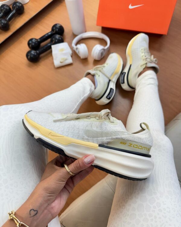 NIKE ZOOM X INVINCIBLE RUN 3 - Imagem 3