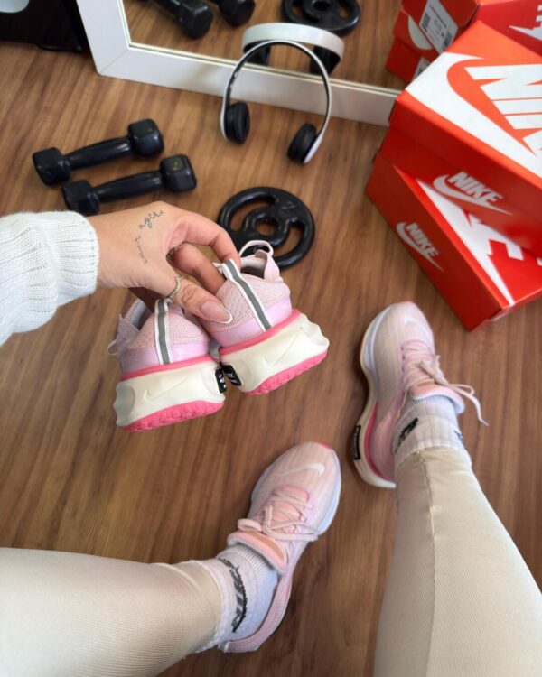 NIKE ZOOM X INVINCIBLE RUN 3 ROSA - Imagem 3