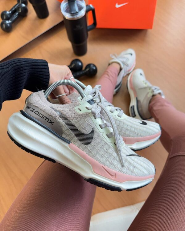 NIKE ZOOM X INVINCIBLE RUN 3 NUDE